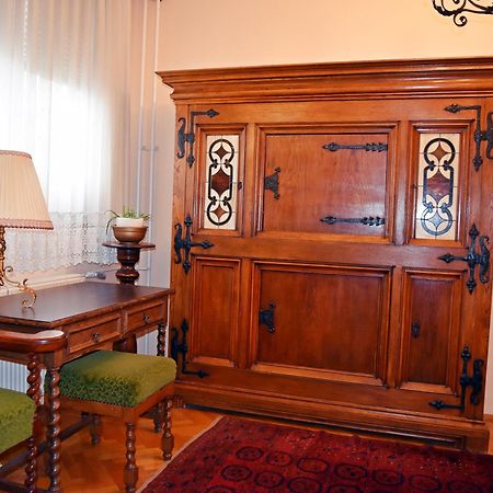 Belvarosi Classic Apartman 85 Square Meters Szombathely Ngoại thất bức ảnh