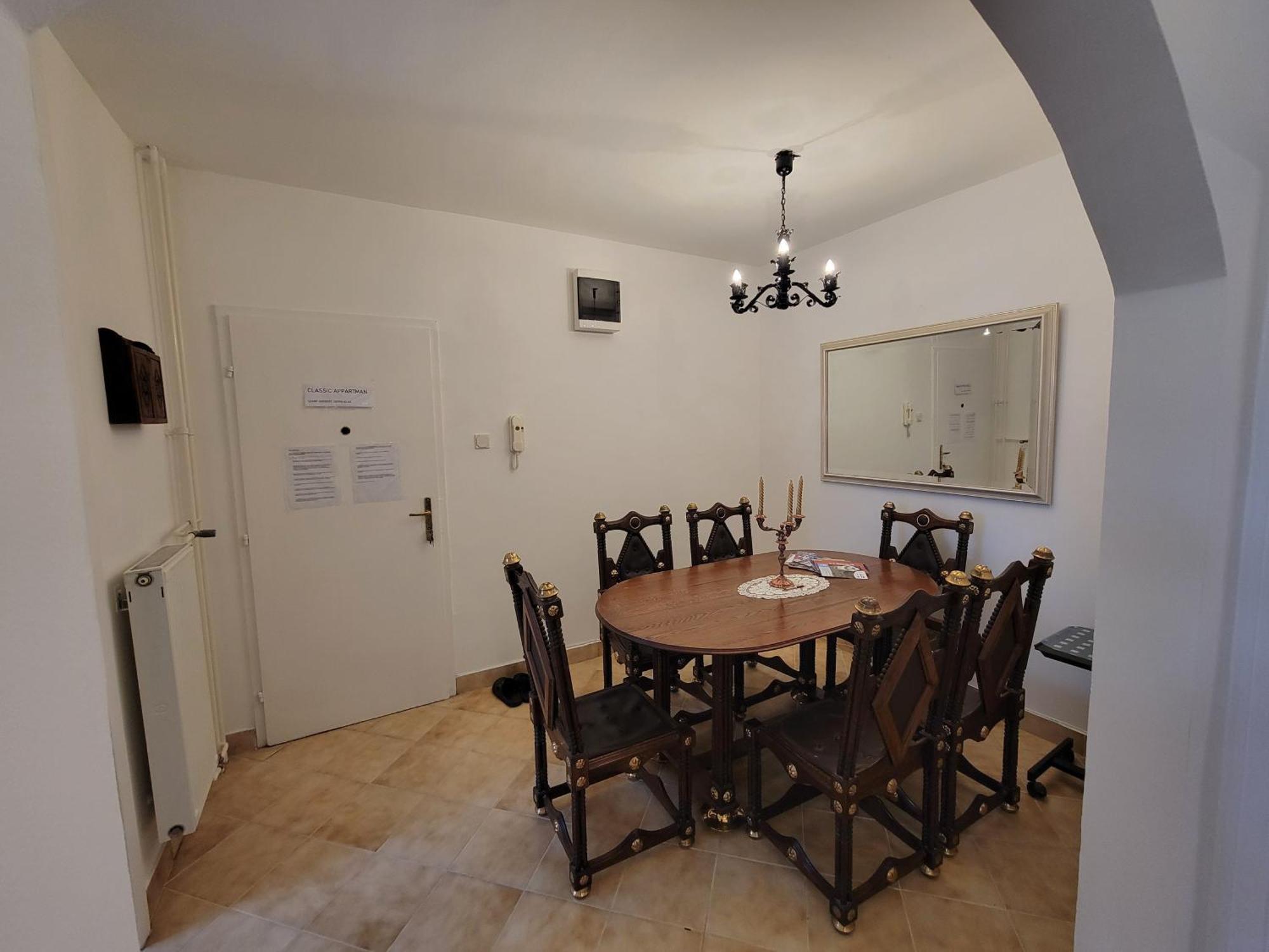 Belvarosi Classic Apartman 85 Square Meters Szombathely Ngoại thất bức ảnh