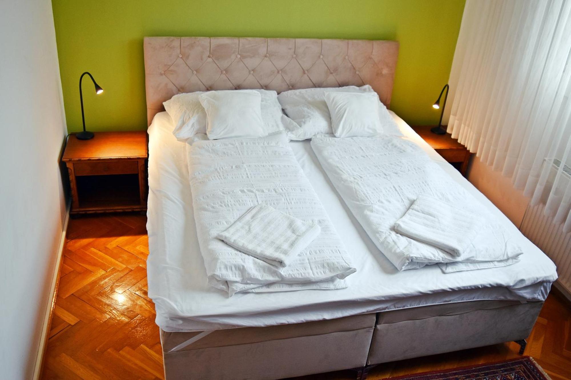 Belvarosi Classic Apartman 85 Square Meters Szombathely Ngoại thất bức ảnh