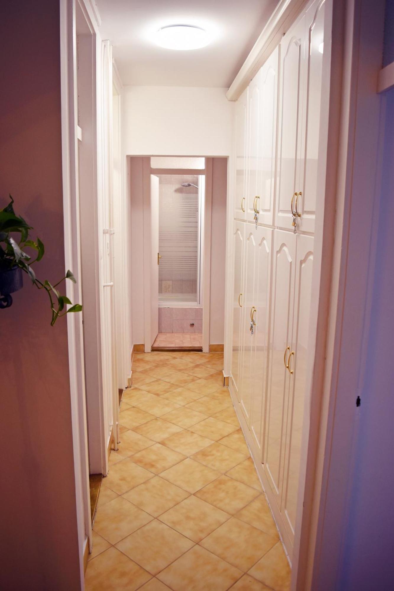 Belvarosi Classic Apartman 85 Square Meters Szombathely Ngoại thất bức ảnh