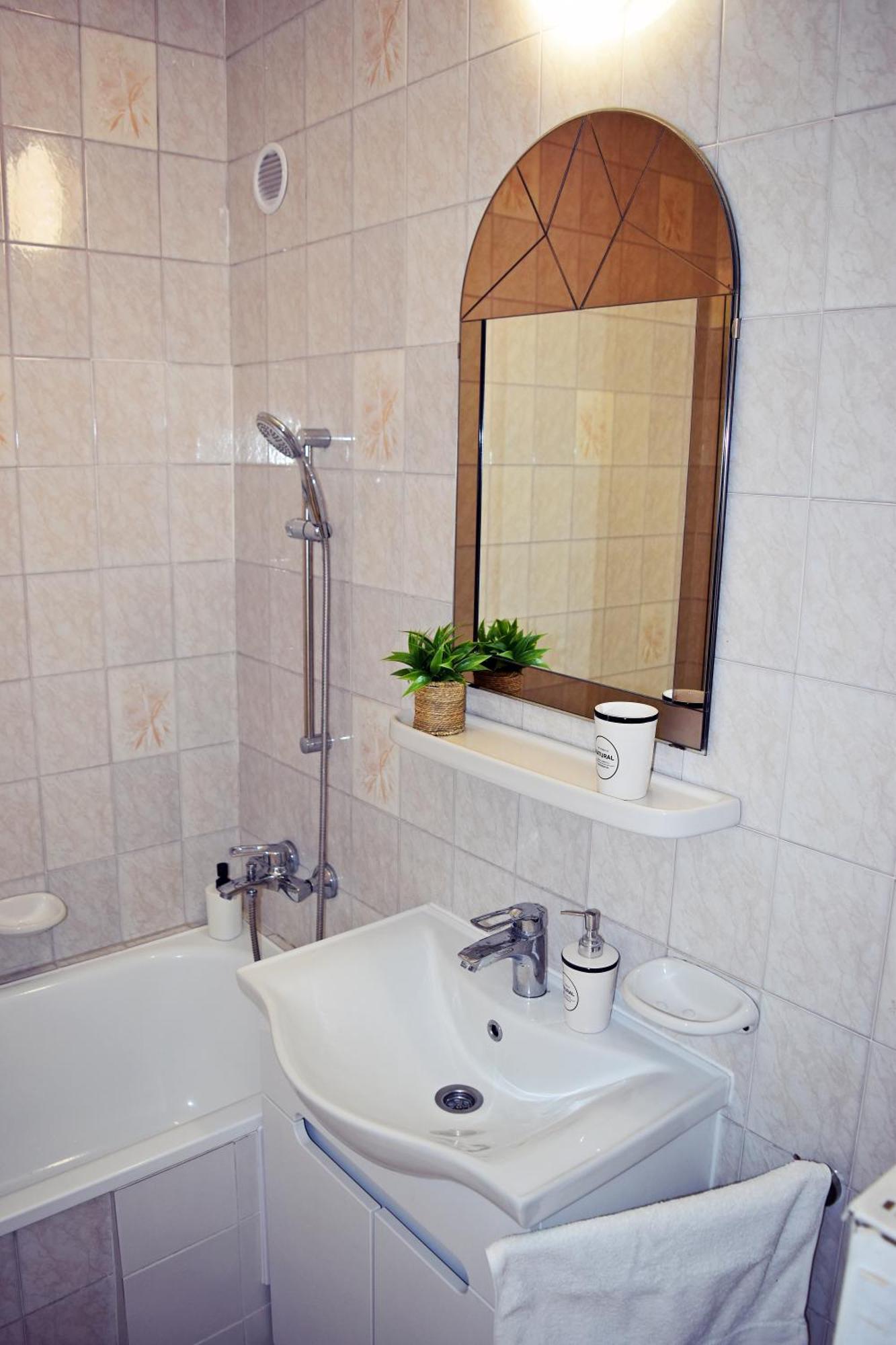 Belvarosi Classic Apartman 85 Square Meters Szombathely Ngoại thất bức ảnh