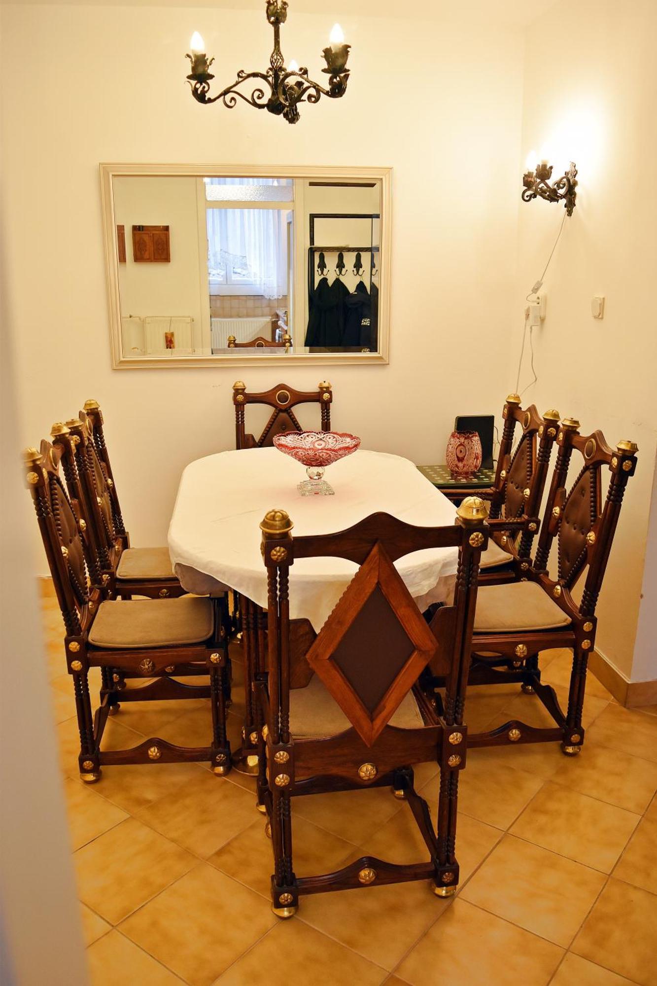 Belvarosi Classic Apartman 85 Square Meters Szombathely Ngoại thất bức ảnh